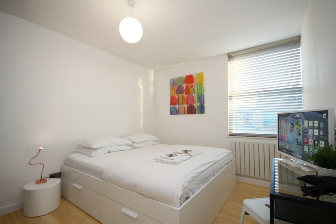 Camden Town Spacious 2 Bedroom Apartment - Sleeps 5 Guests! 伦敦 外观 照片